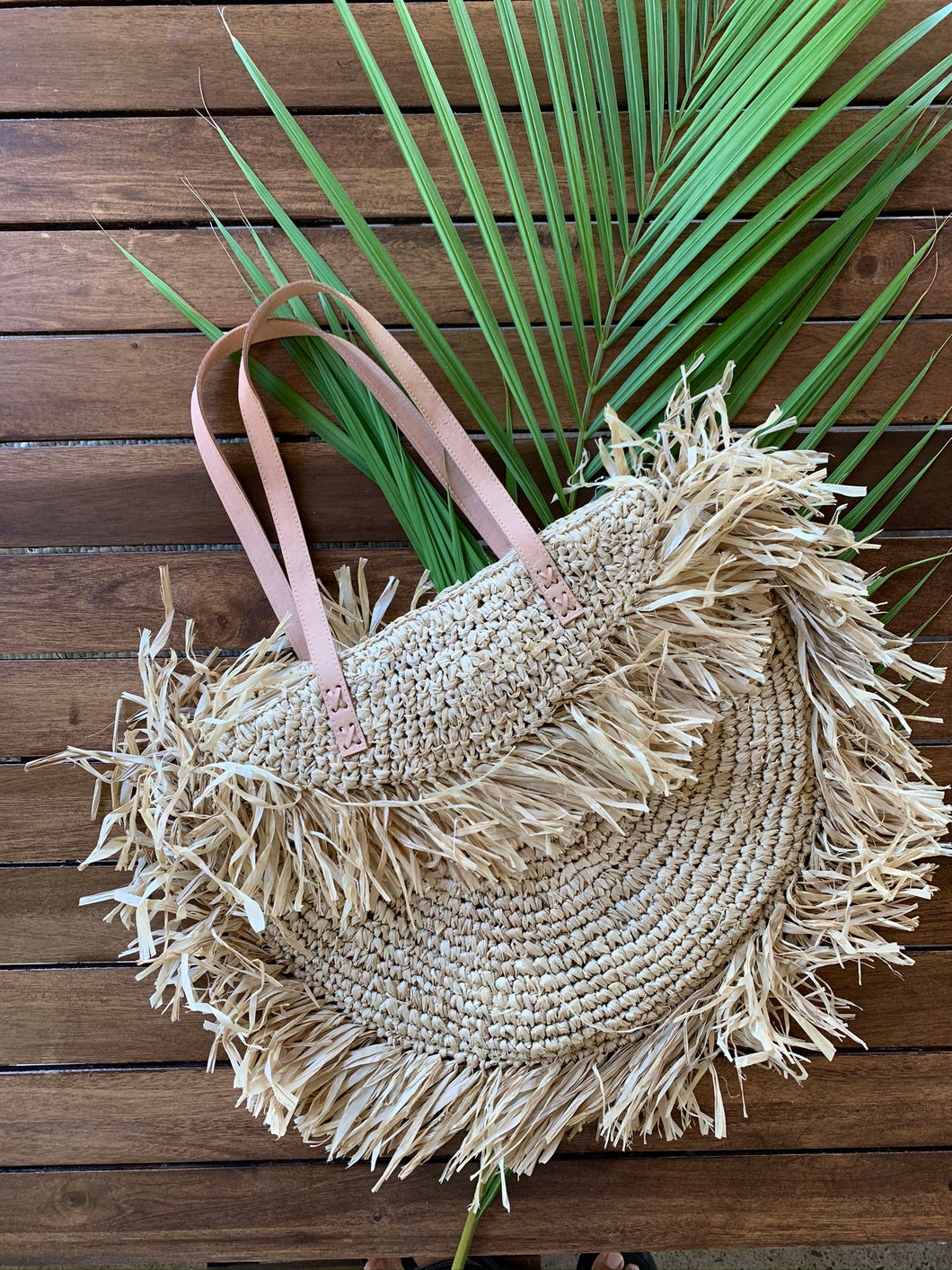 Woven Straw Bag w/ Hula Grass